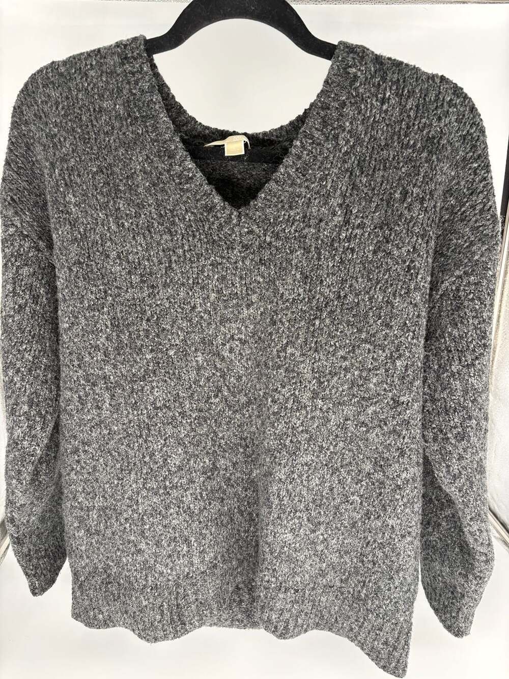 Michael Kors Gray Marled V-Neck Sweater. Women’s Size Large.